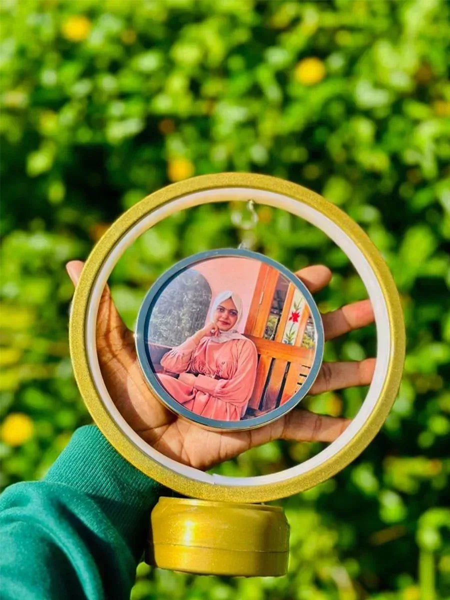 Gold round lamp mirror - Photo frames