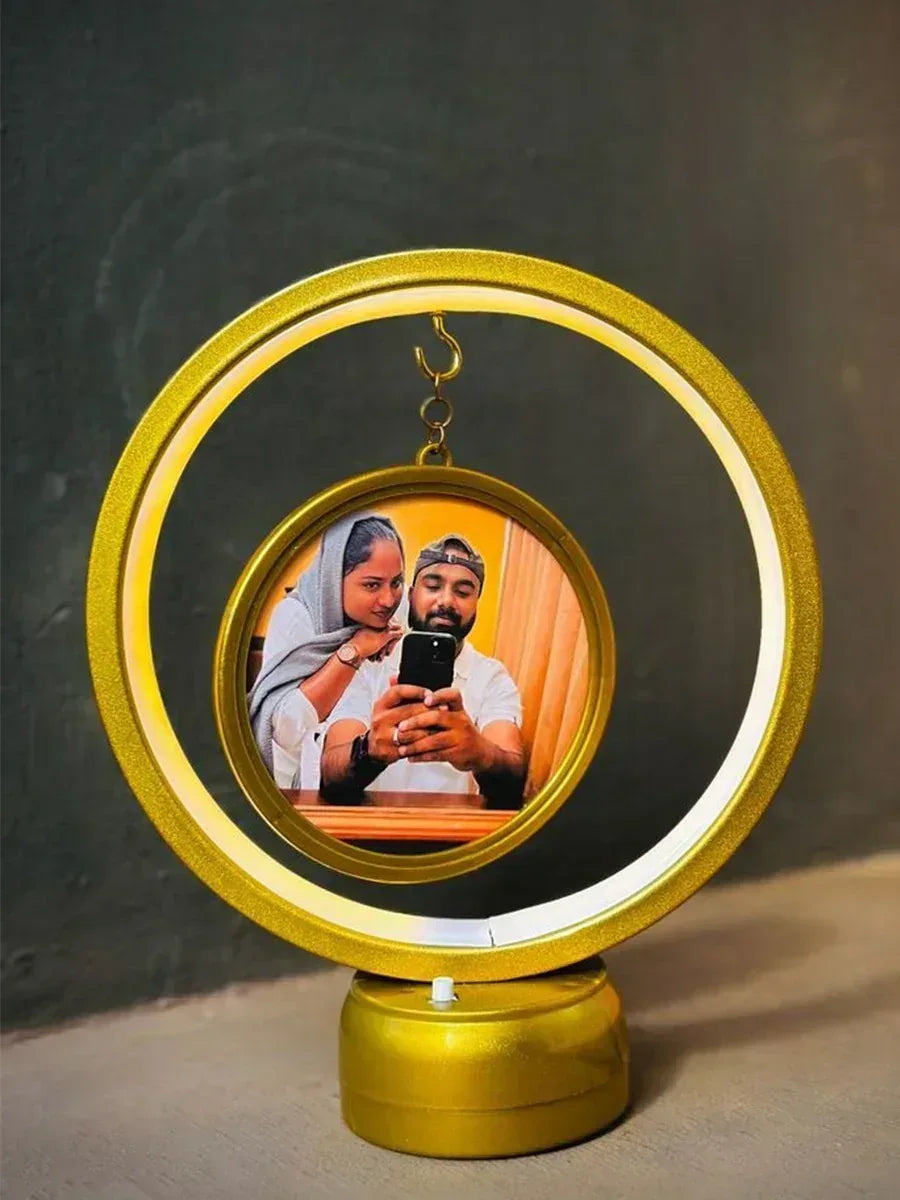 Gold round lamp mirror - Photo frames