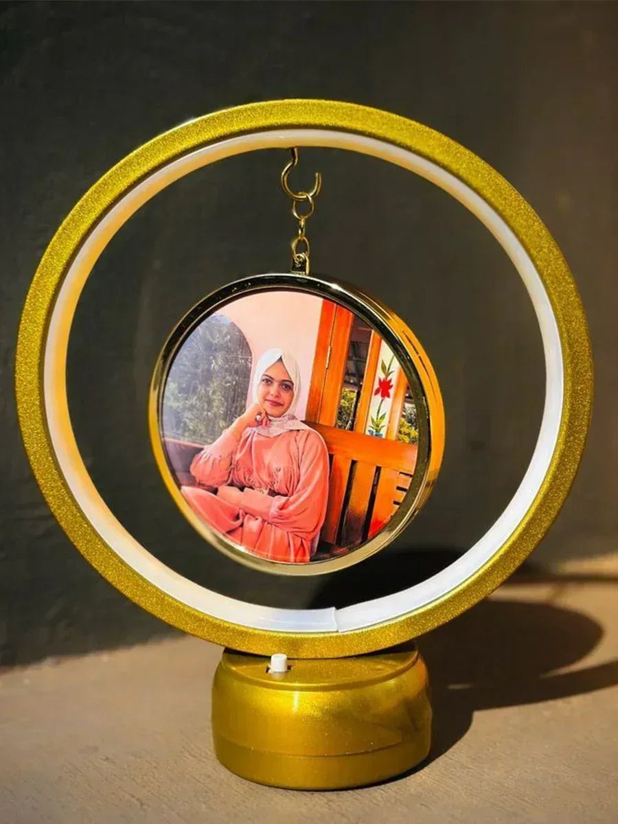 Gold round lamp mirror - Photo frames